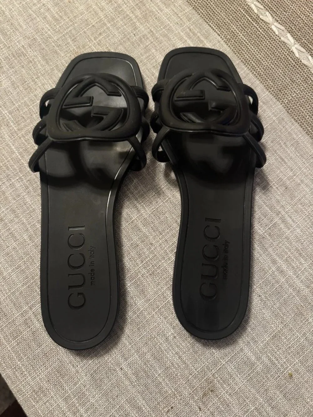 Gucci Black Interlocking G Slide Sandals - Picture 2 of 3
